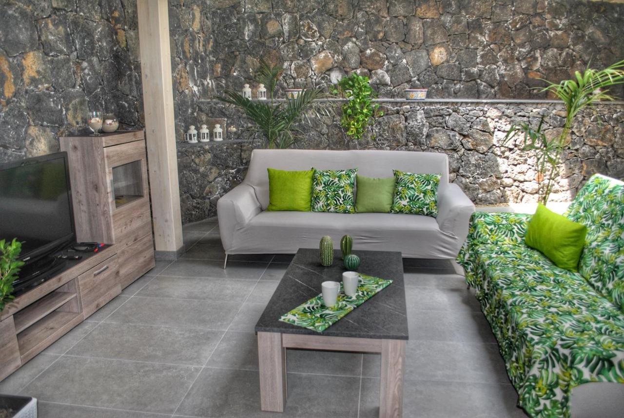 Villa Dedalisa By Holidayngo Acireale Kültér fotó