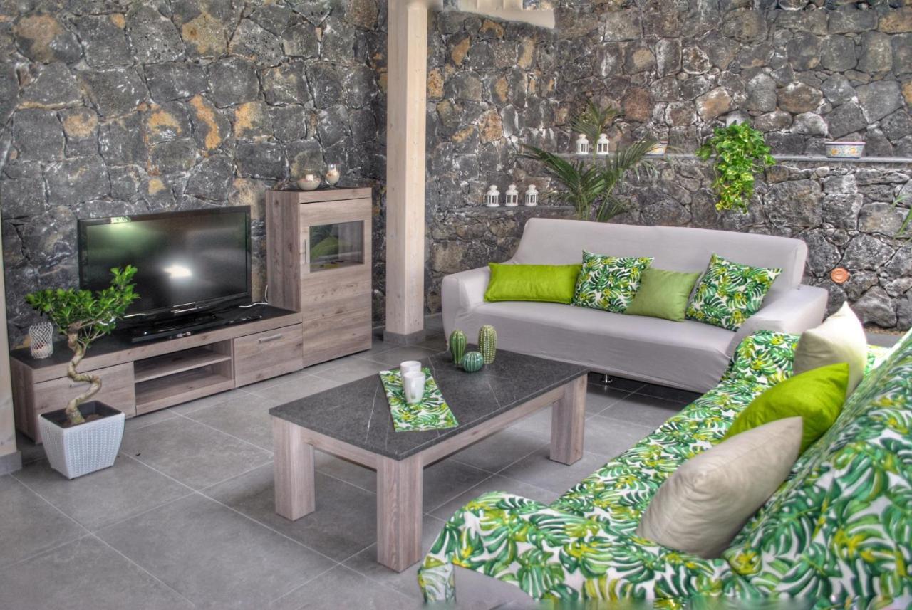 Villa Dedalisa By Holidayngo Acireale Kültér fotó